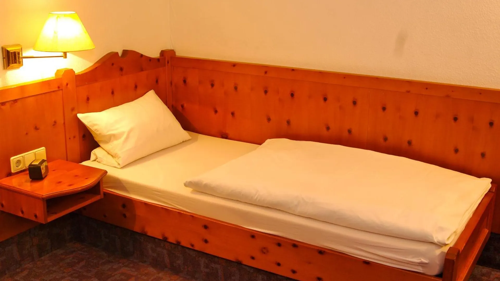 ** Inn Gasthof Zum Kauzen Ochsenfurt Germany