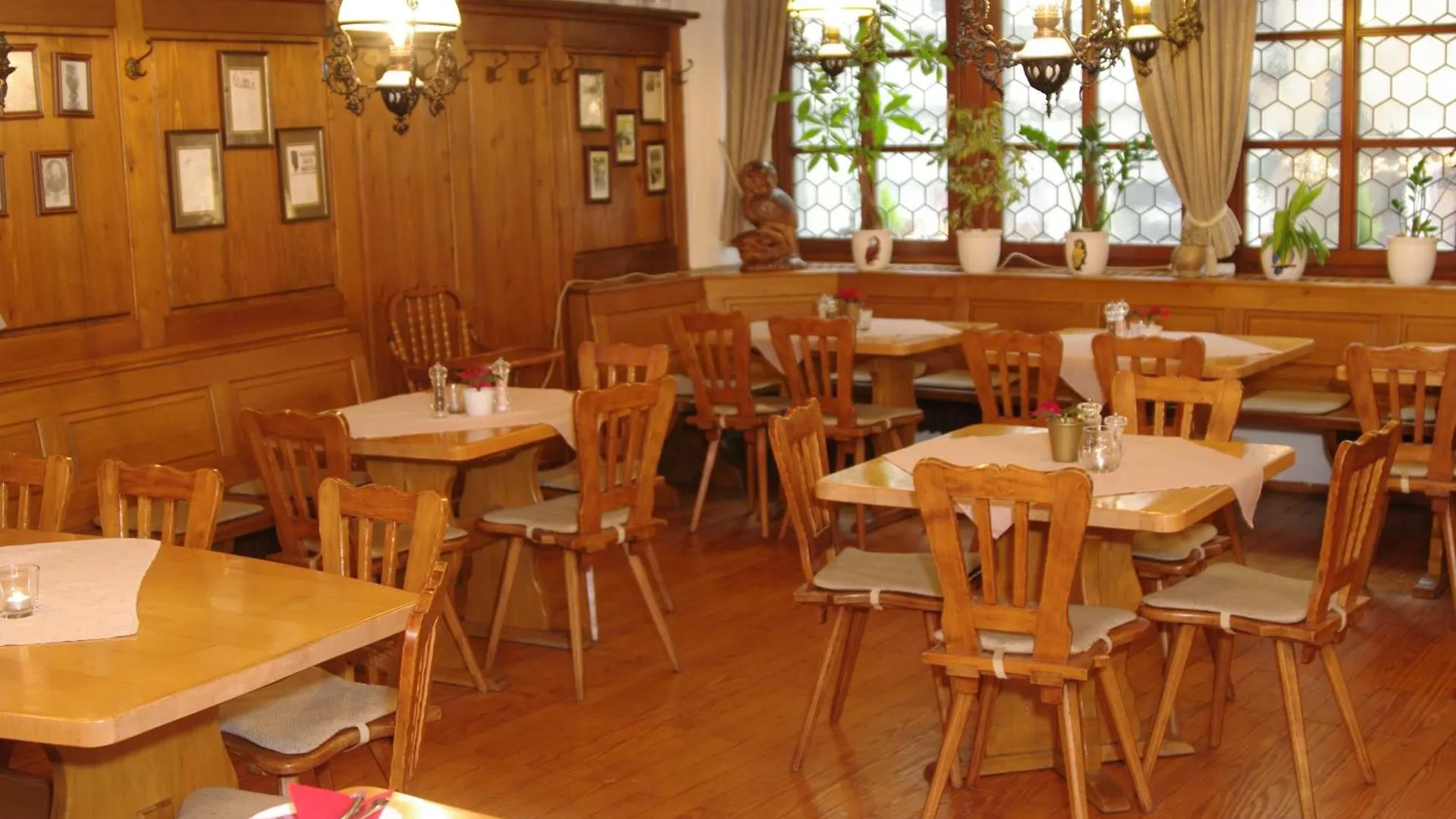 Gasthof Zum Kauzen Ochsenfurt 2*,  Germany