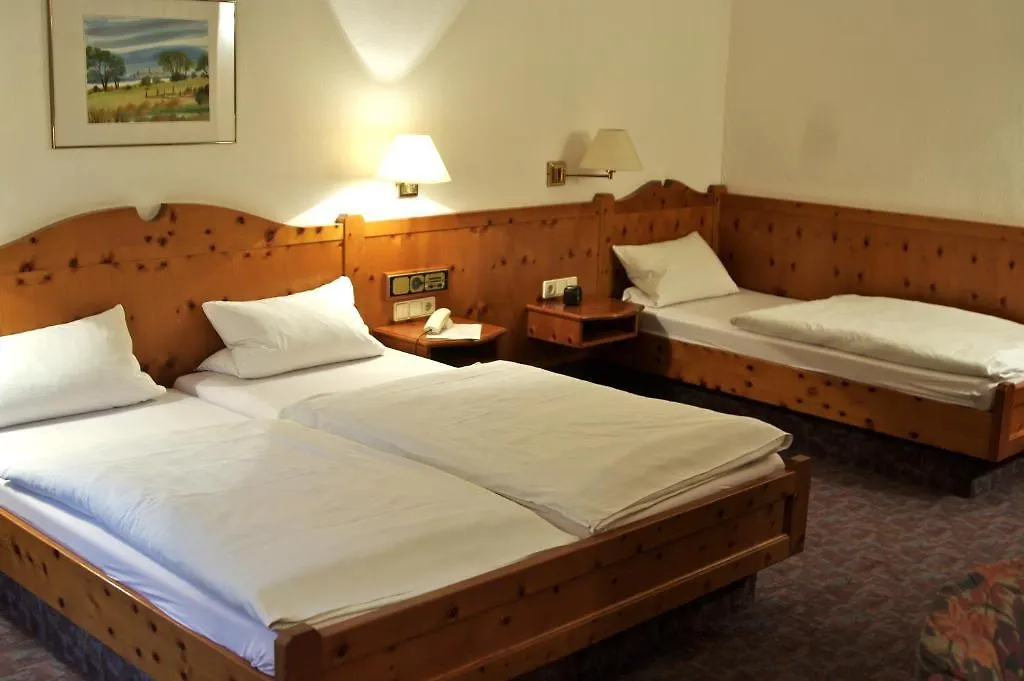 Gasthof Zum Kauzen Ochsenfurt 2*,